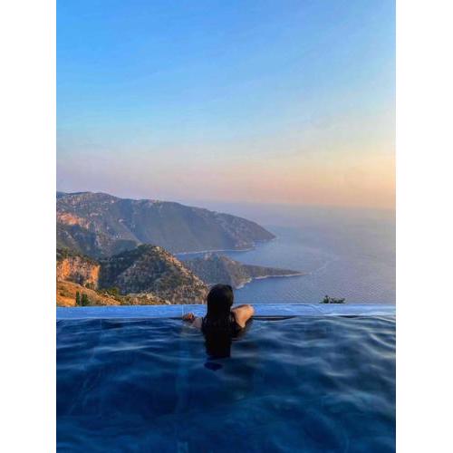 Mavi ve yeşilin sonsuz tonu (Villa blueview )