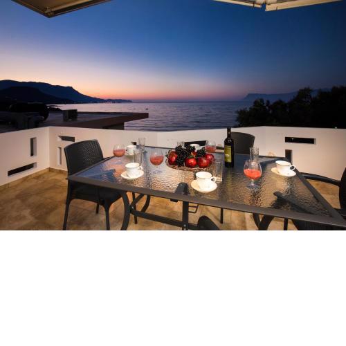 Mavros Molos Seaside Apartment