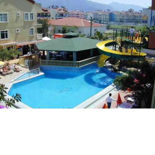 MAXWELL HOLIDAY CLUB