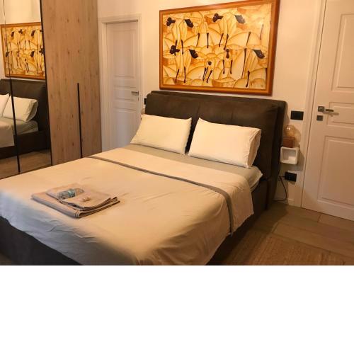 MC FLY ROOMS