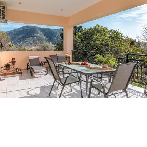 Meandros apartment garden view