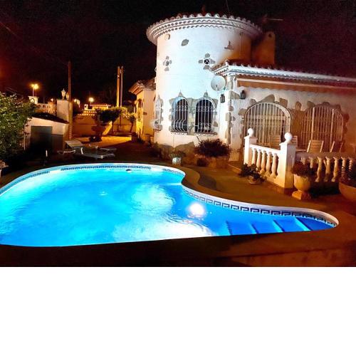 MEDDAYS VILLA LAGUN ETXEA
