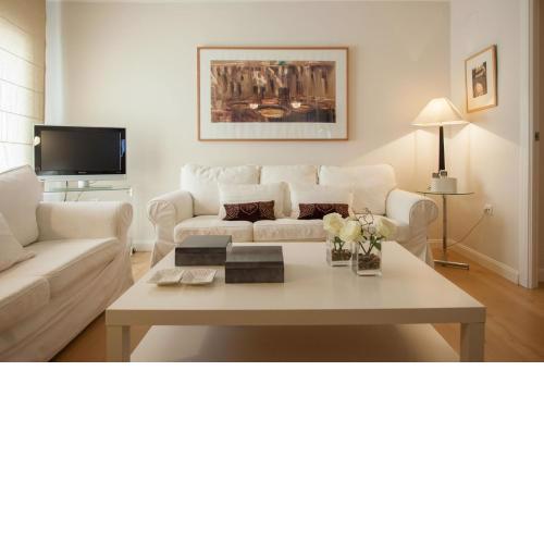 Medina Apartment and Parking Historical Center