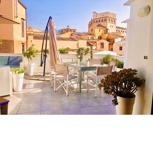 Meetup on The Terrace View With private parking
