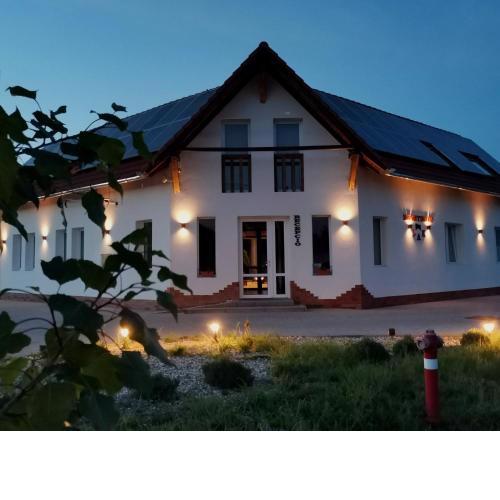 Megnyugtat-lak Apartmanház