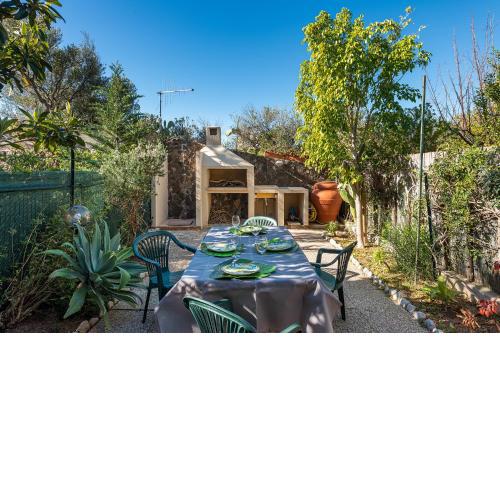 Melani's House Family Apartments