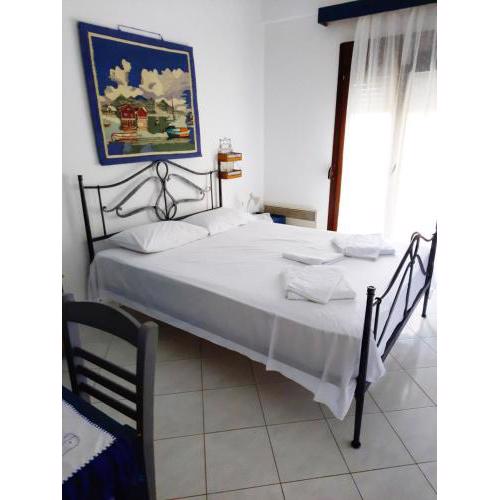 Melina Apartments - Bright Holiday Apartment in Nikiti