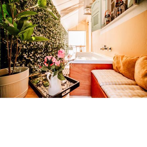 Melos House