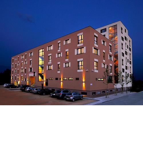 Melrose Apartments 2