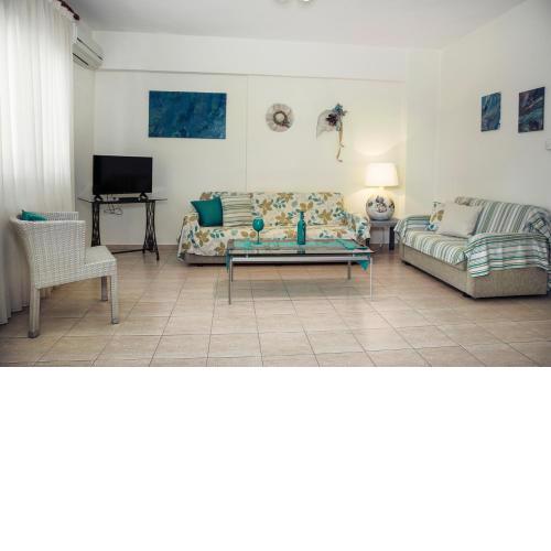 Menexe Apartments-Kelyfos