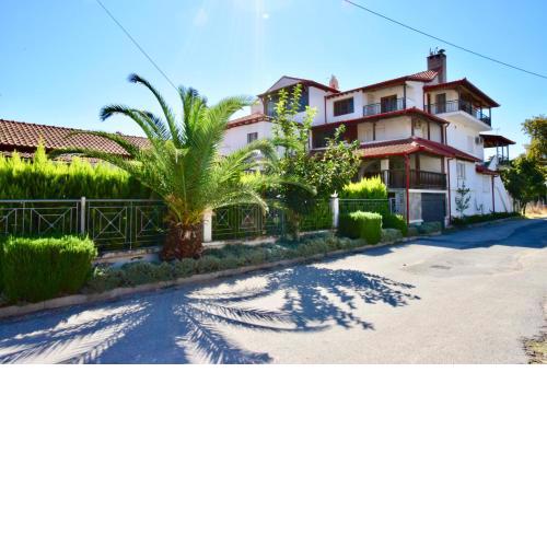 Menis Haus Apartments