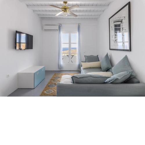 Mesmerising Sea View Lia Residence