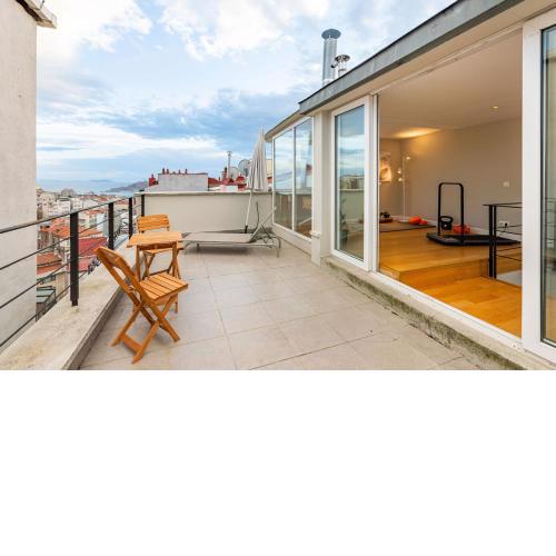 Mesmerizing Flat with Bosphorus View in Beyoglu