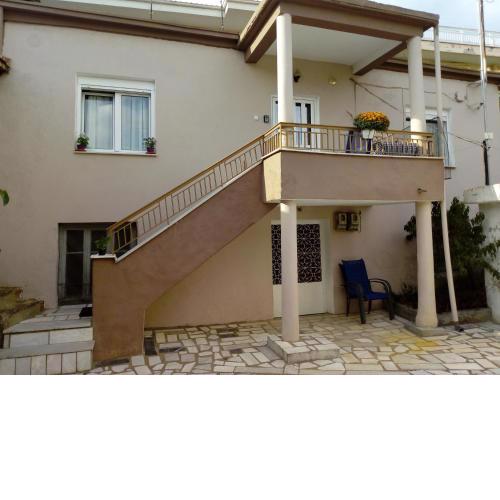 Meteora quiet house