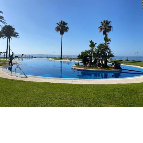 Mi Capricho Apartment with Sea Views and Gardens