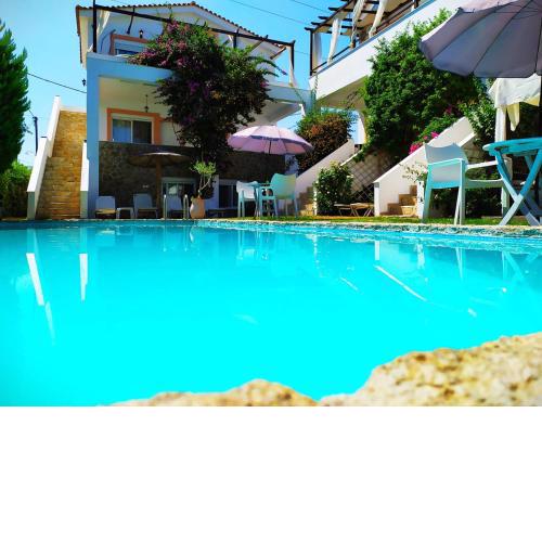 Michaella's Maissonete at Rafaella Resort