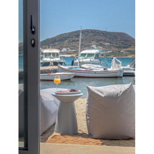 Michalakis Seaside Suites