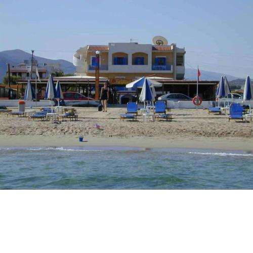 Mike's Beach Apartments & Studios