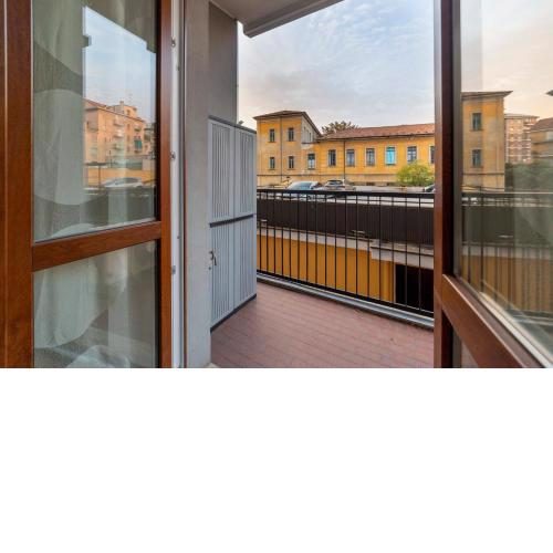Milano Cosy APT with Balcony!