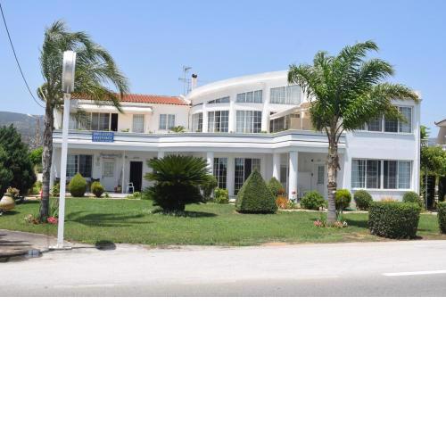 Miloi Rooms and Apartments