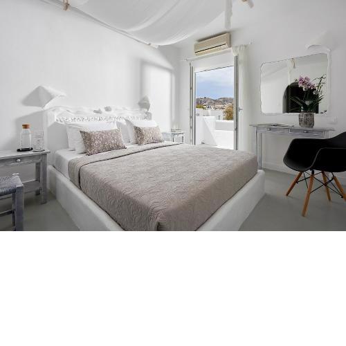 Milos Hotel