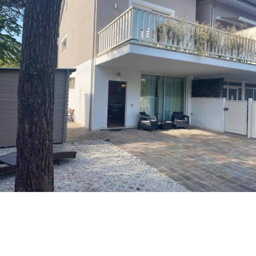MIMA61 - Appartamento con giardino e posti auto a 50mt dal centro