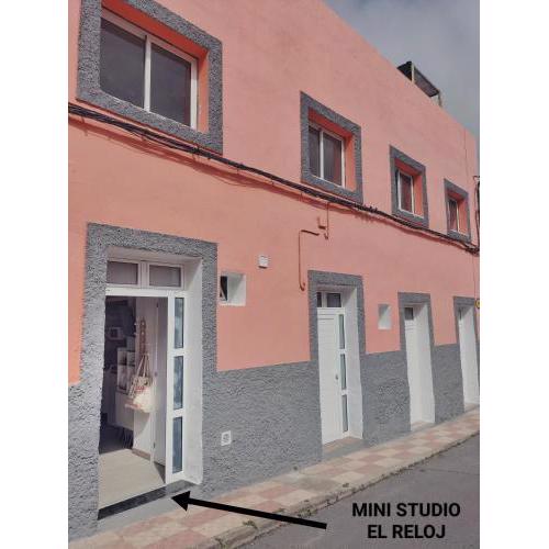 MINI estudio El Reloj