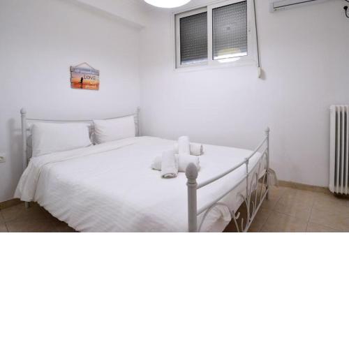Minimal apartment at the foot of the Odeon of ...