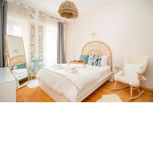 MINIQ HOMES 101 - Phokaia Stone House with Sea View