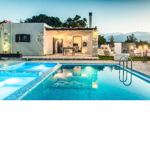 Minos Villa