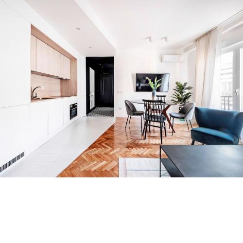 MintyStay - 1 BD Opera