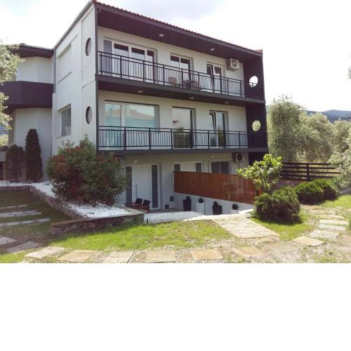 Mirador Apartments
