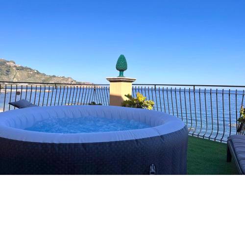 Miriam Sea Front Apartment Jacuzzi