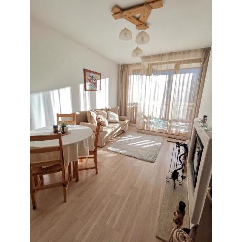 Miro's family apartment -close to the woods, mountain view