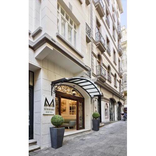 Mirrors Hotel