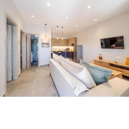 M&K - Katerina's Stylish Apt near Alykes Beach