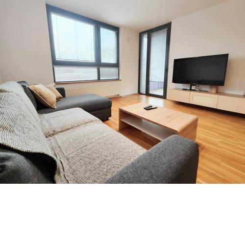 Modern - FREE parking - balcony with city VIEW - Air conditioning - close to Nivy mall