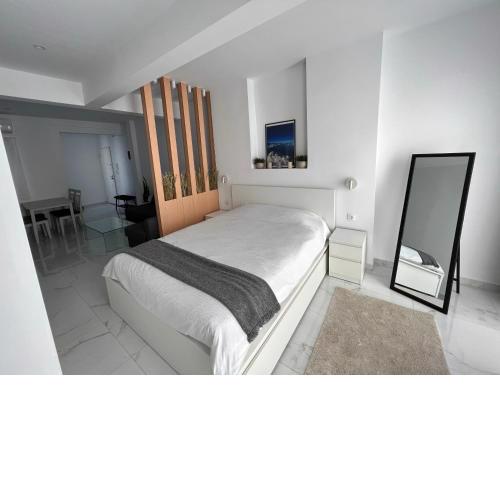 Modern 1-bedroom apartment in the city center