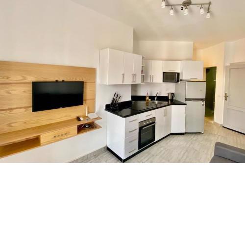 Modern 2 bedroom apartment @ Aqua Palms Resort