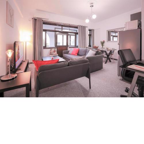 Modern 2 Bedroom Apartment Next to Metro - Marousi
