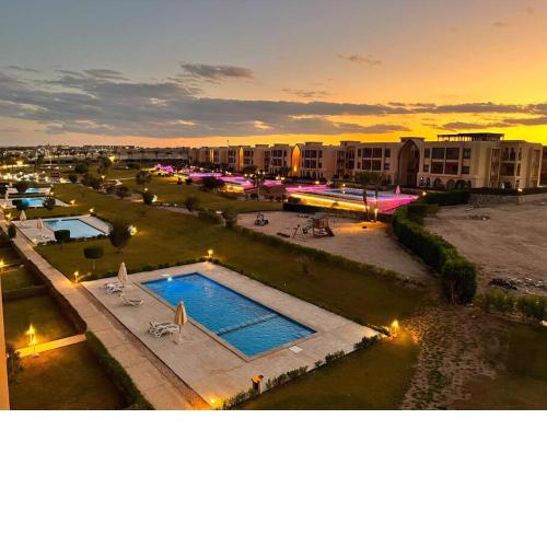 Modern 2-Bedroom in New Resort with Private Pools