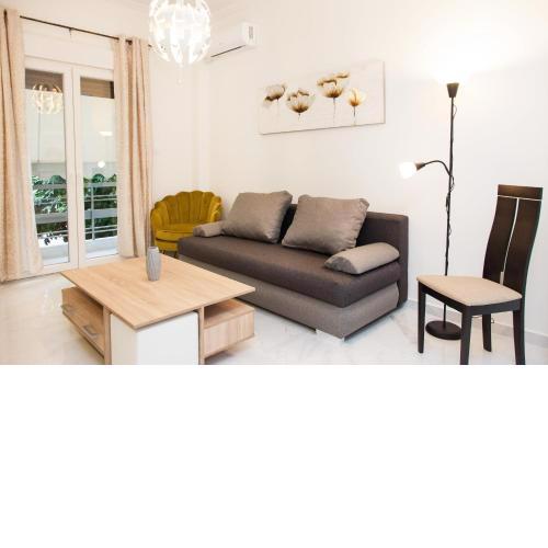 Modern 3-bedroom Apartment Next to Koridallos square