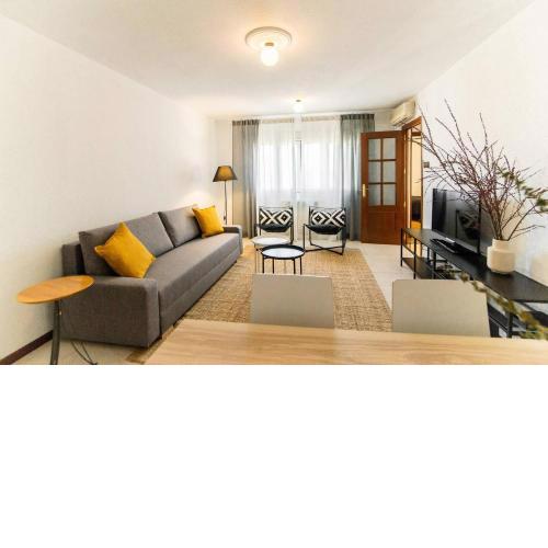 MODERN AND BRIGHT APARTMENT Plaza Elíptica