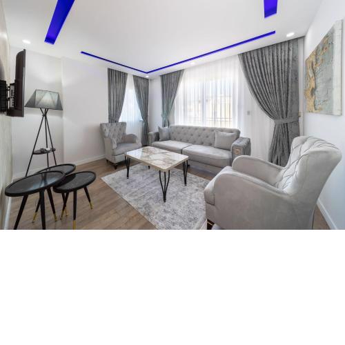 Modern and Central Duplex Apartment near Beach in Antalya