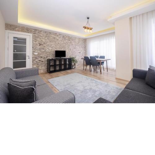 Modern and Central Flat with Balcony in Maltepe
