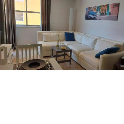 Modern and centric apartment - Up to 6 guests