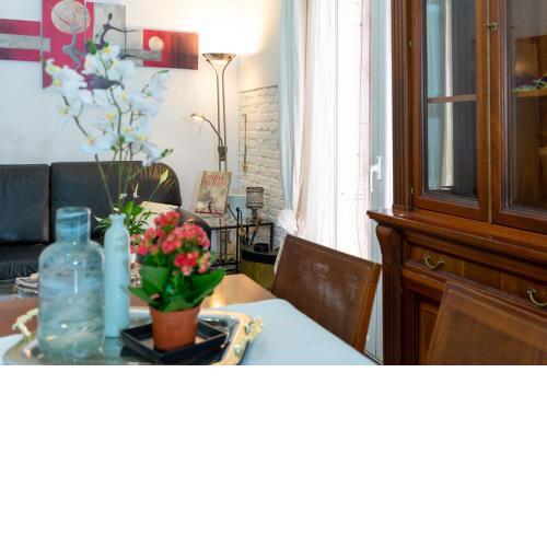modern and neoclassical flat