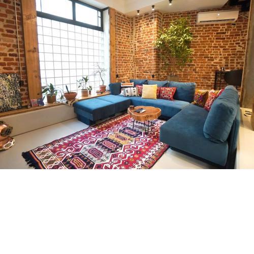 Modern and Specious 3-Bedroom Entire House