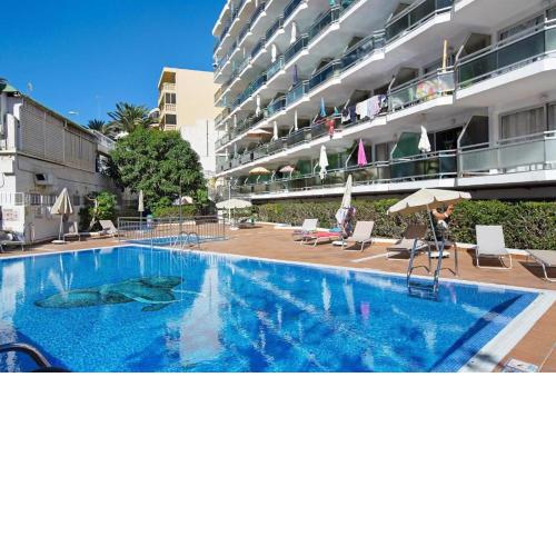 Modern aparment 2 min from the beach