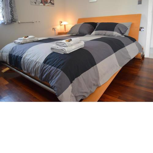 Modern apartment close to sea and town centre